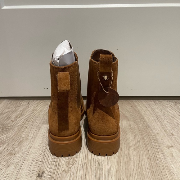 RALPH LAUREN
LAUREN SUEDE CORINNE CHELSEA BOOTIES - Picture 5 of 8